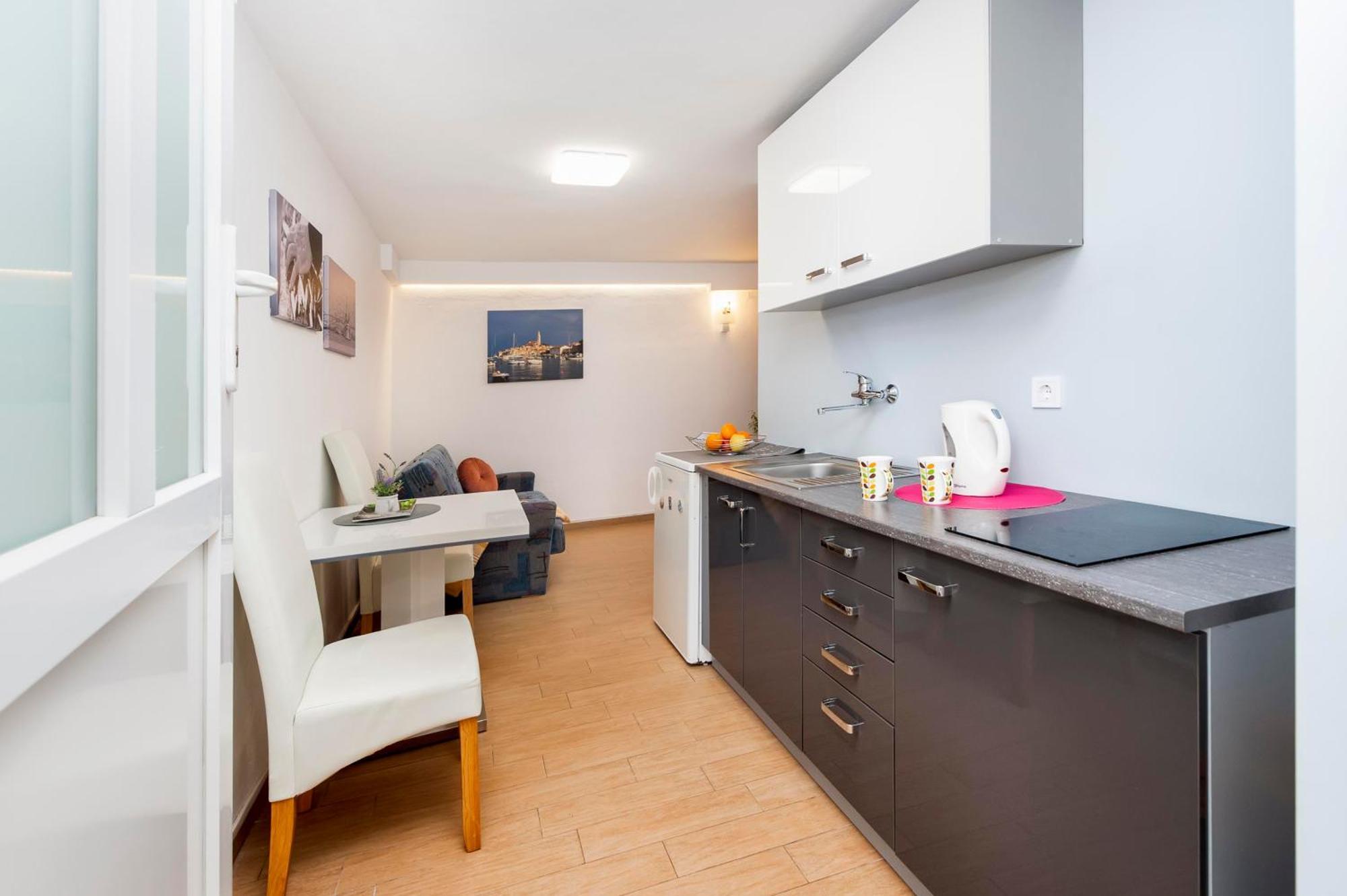 Apartments And Room Silvana Rovinj Eksteriør billede