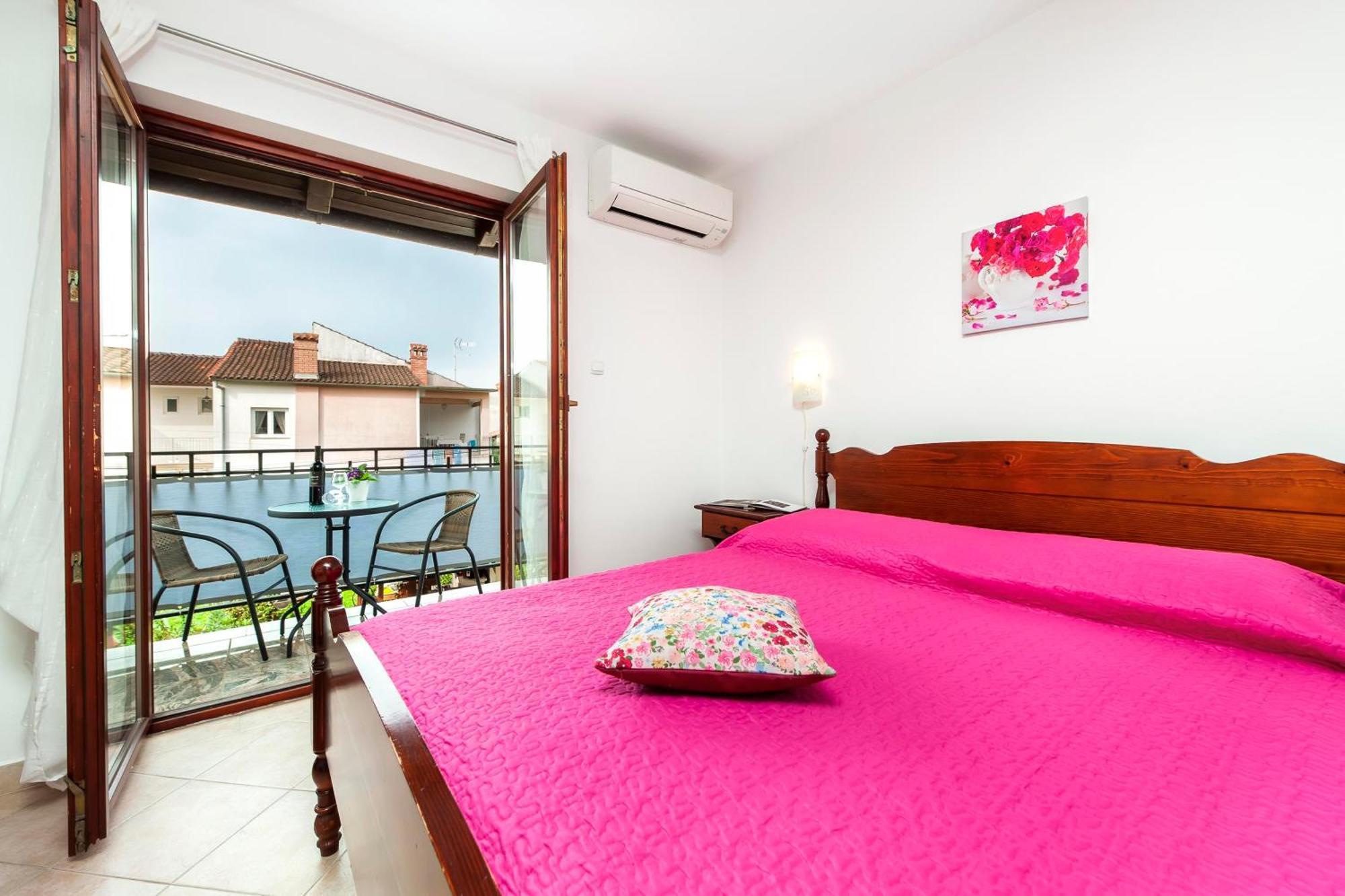 Apartments And Room Silvana Rovinj Eksteriør billede