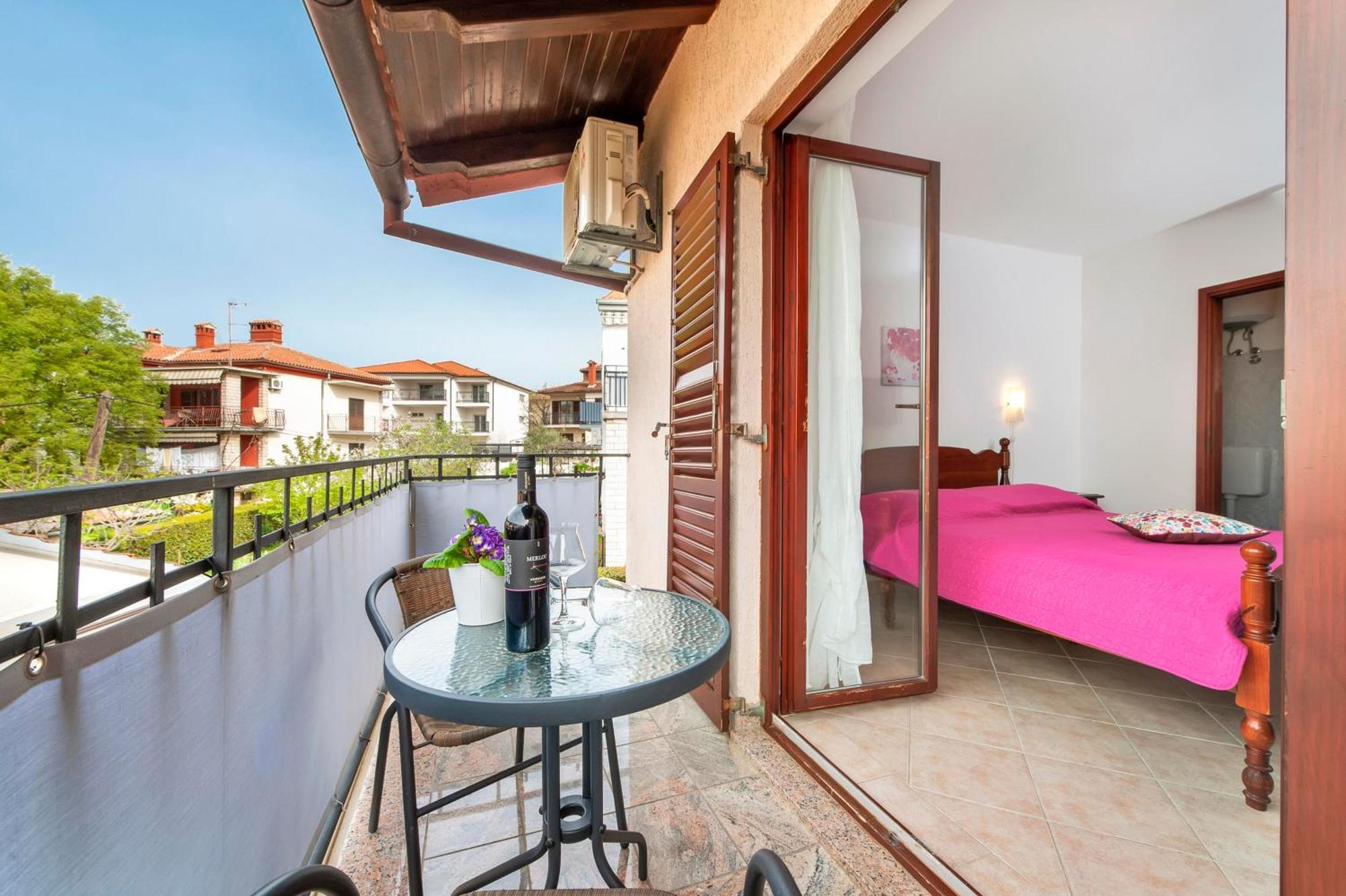 Apartments And Room Silvana Rovinj Eksteriør billede