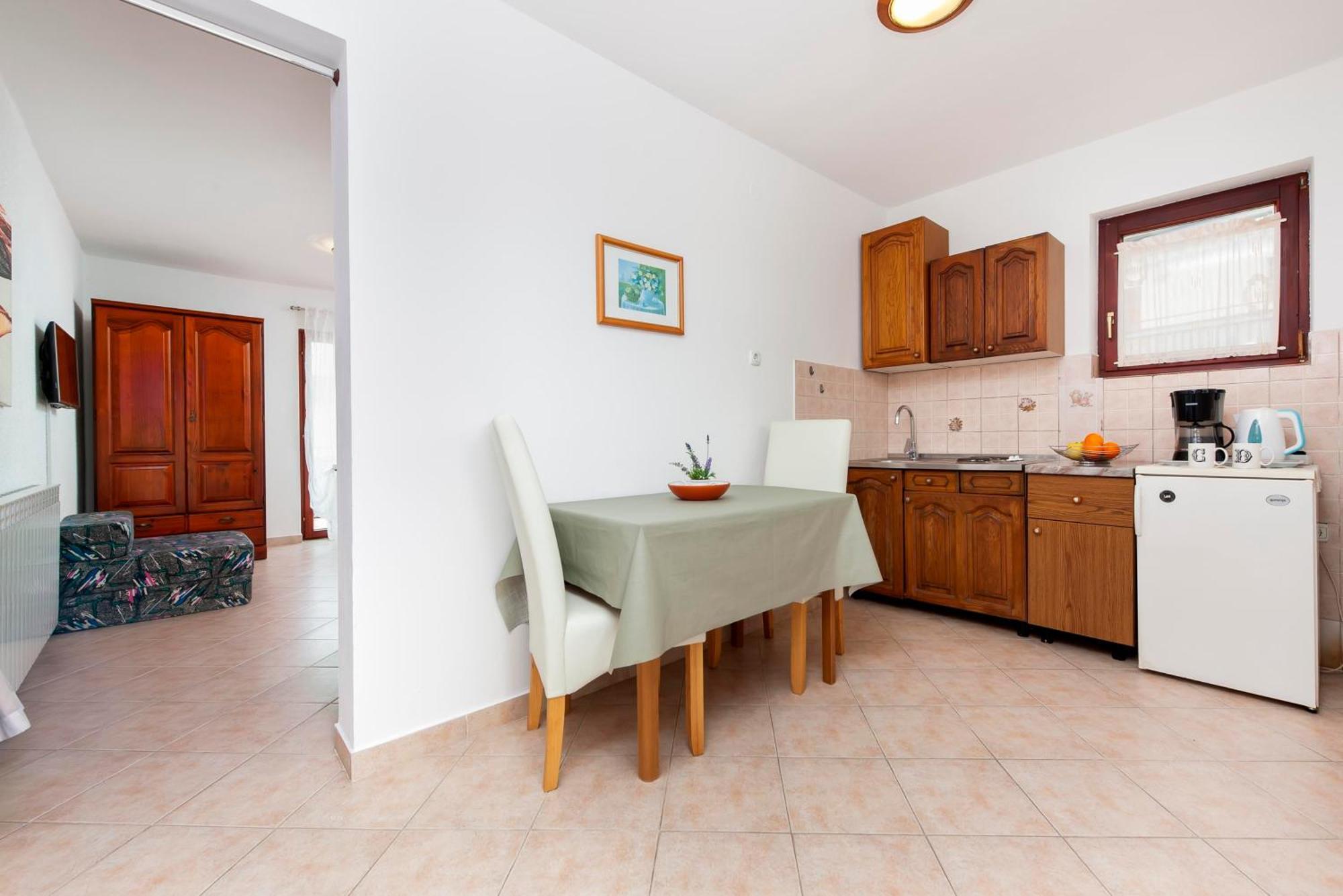 Apartments And Room Silvana Rovinj Eksteriør billede